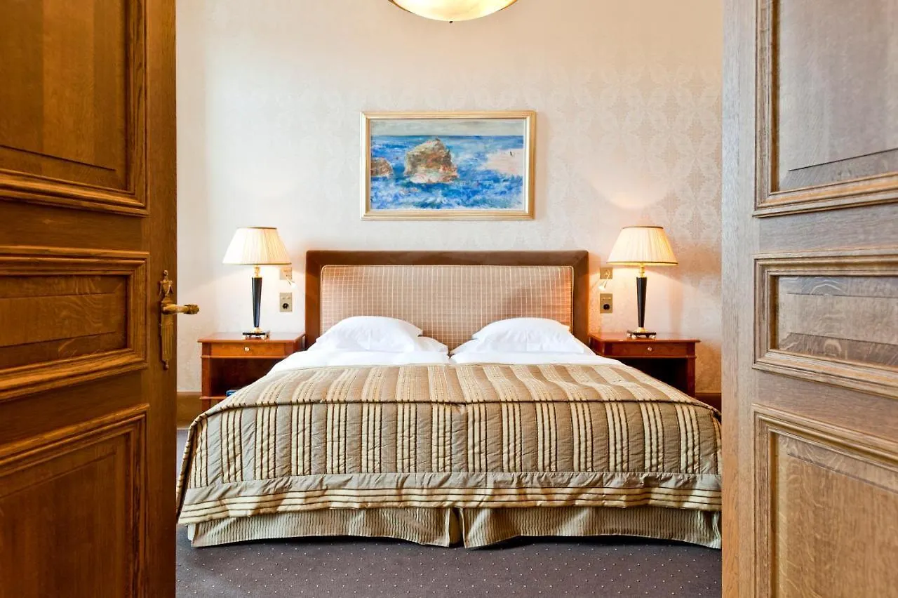 Grand Hotel Les Trois Rois Basilea 5*,