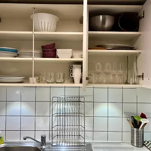 2 Bedroom Flat In Heart Of Eaux-vives , Genève Suisse