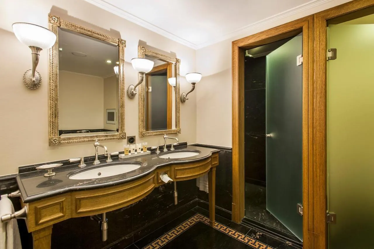 Grand Hotel Les Trois Rois Basileia Suíça