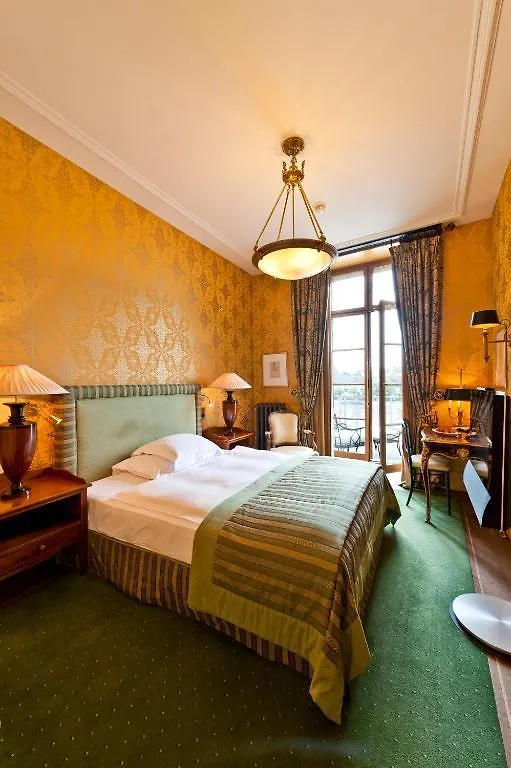 Grand Hotel Les Trois Rois Basileia 5*,
